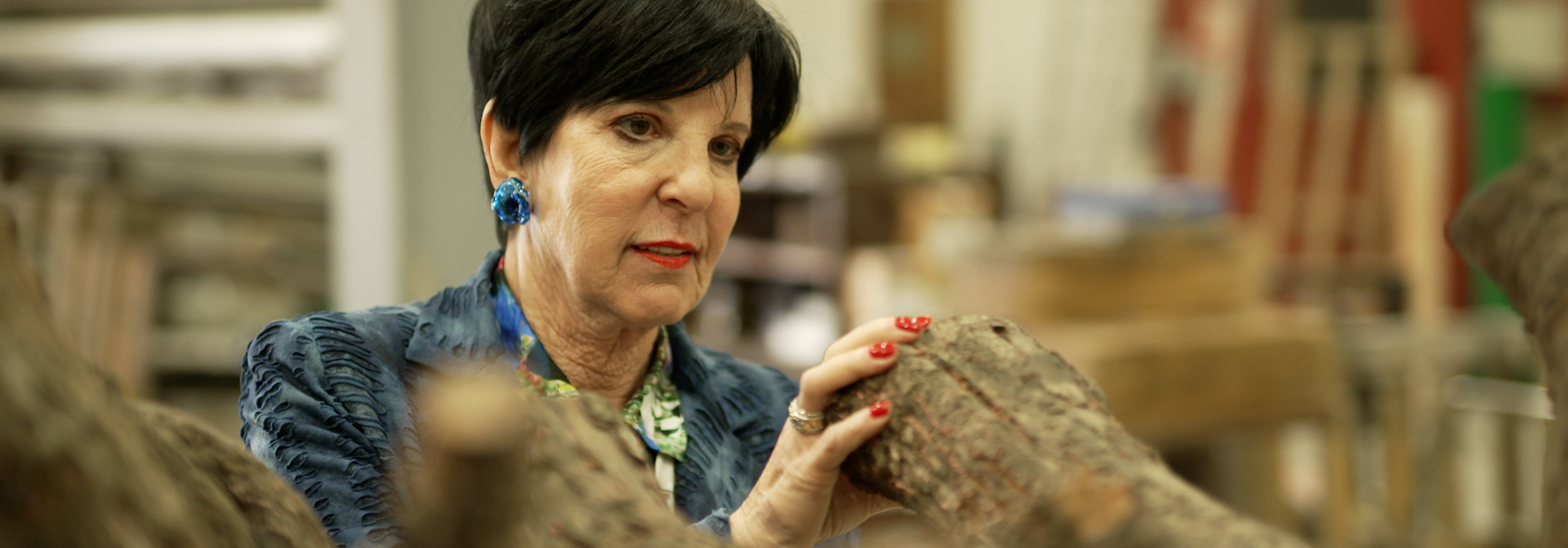 Artist Jill Berelowitz with the Tree of Cherished Memories